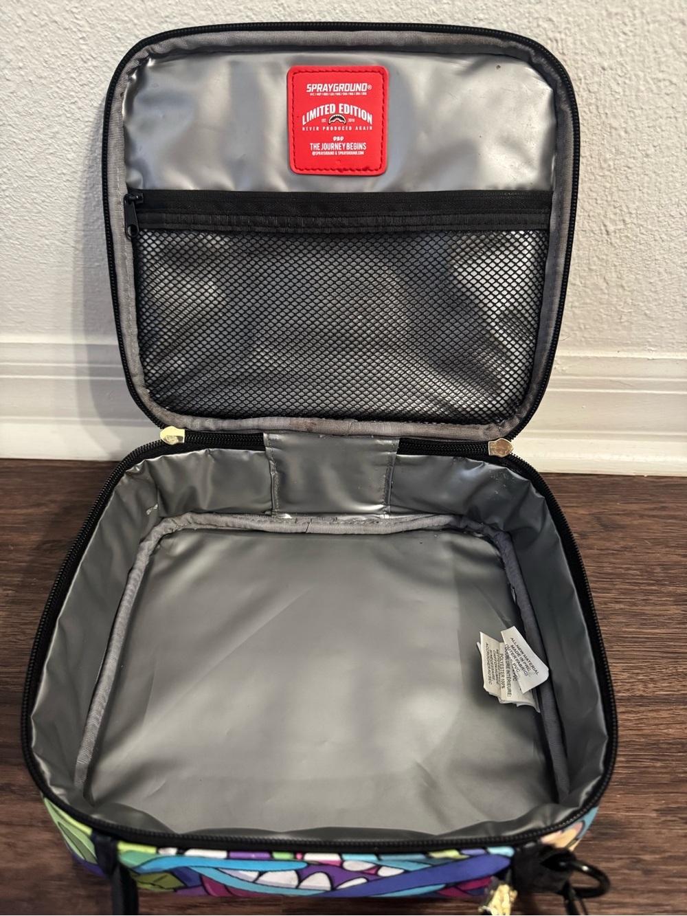 Sprayground Limited Edition Unisex Trippin Daily DLXSV Backpack & Lunchbox Set - Picture 14 of 15